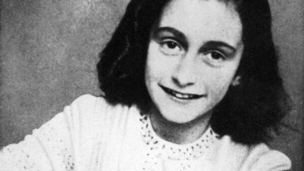 A picture released in 1959 shows a portrait of Anne Frank who died of typhus in the Bergen-Belsen concentration camp in May 1945 at the age of 15 - Sputnik International