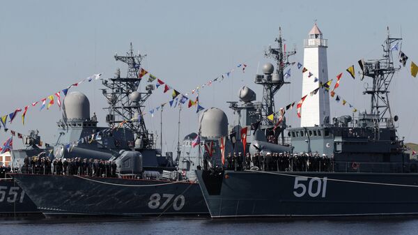Rehearsing naval parade in Kronstadt - Sputnik International