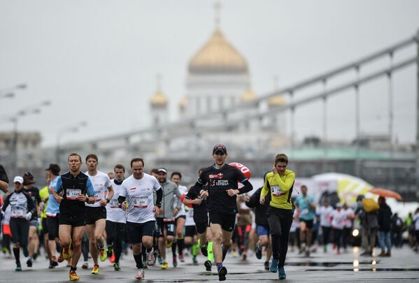 'Running Hearts': Russian Supermodel Runs Charity Marathon in Moscow - Sputnik International