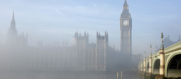 Fog clears around the Houses of Parliament in central London, Britain in this December 11, 2013 Fog clears around the Houses of Parliament in central London, Britain in this December 11, 2013 - Sputnik International