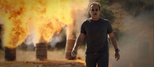 Arnold Schwarzenegger's Guide to Blowing Sh*t Up - Sputnik International