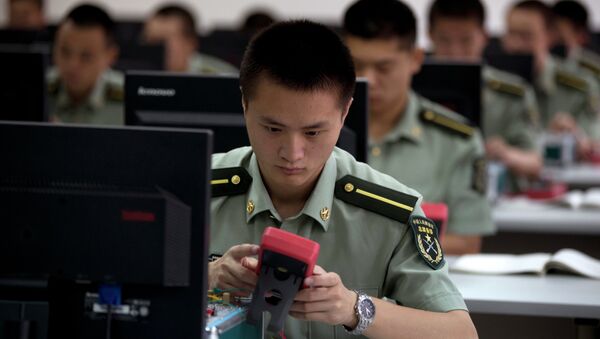 Chinese People's Liberation Army cadets talk part in a digital electronic skills class - Sputnik International