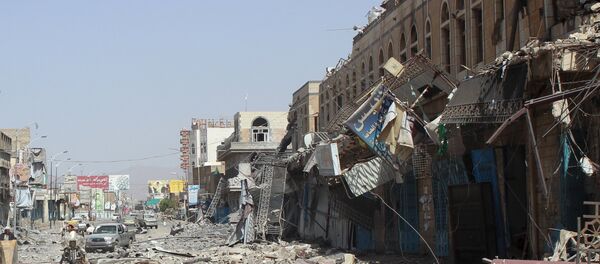 Damage is seen following a Saudi-led air strike in Yemen's northwestern city of Saada May 22, 2015 Damage is seen following a Saudi-led air strike in Yemen's northwestern city of Saada May 22, 2015 - Sputnik International