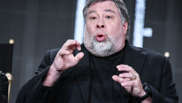 Apple co-founder Steve Wozniak has openly expressed his admiration for NSA leaker Edward Snowden, marvelling that he gave up his own life . . . to help the rest of us. - Sputnik International