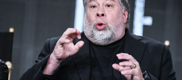 Apple co-founder Steve Wozniak has openly expressed his admiration for NSA leaker Edward Snowden, marvelling that he gave up his own life . . . to help the rest of us. - Sputnik International