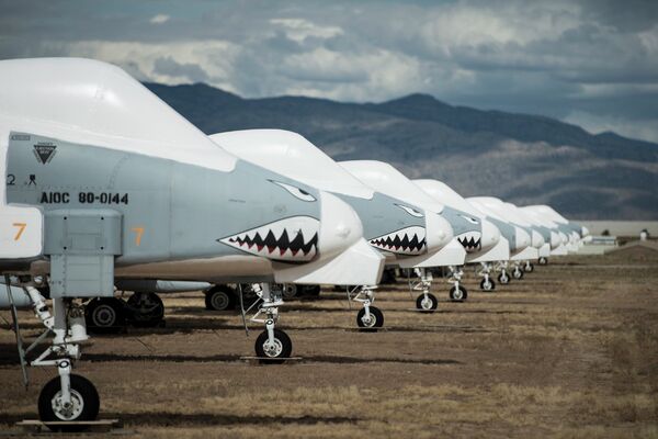Rest in Peace: World's Biggest Military Aircraft Boneyard - Sputnik International