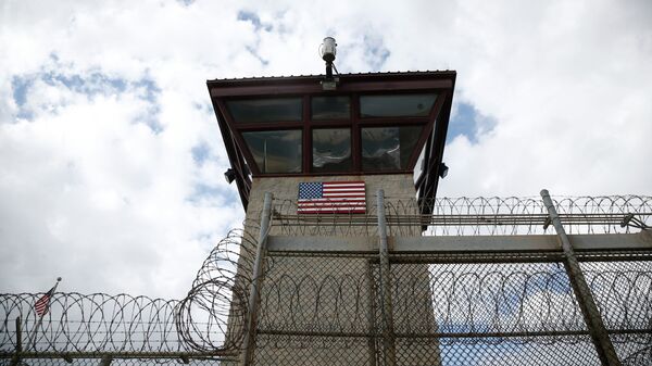 As of Wednesday, US authorities at Guantanamo Bay, Cuba will prohibit lawyers from bringing food to their imprisoned clients during meetings, purportedly to ensure food safety. - Sputnik International
