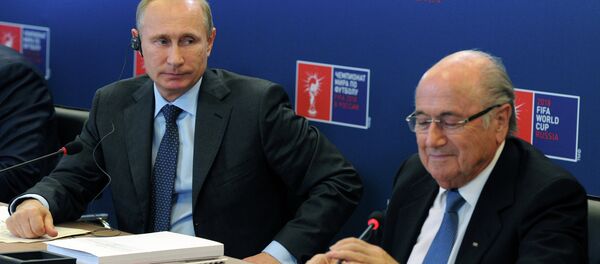 Vladimir Putin inspects progress in Luzhniki Sports Arena reconstruction - Sputnik International