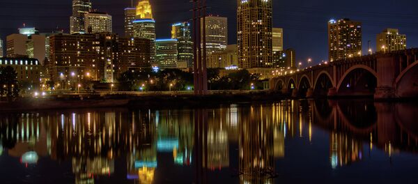 New sightings of a strange, low-flying plane over Minneapolis has reinvigorated suspicions of government surveillance. - Sputnik International