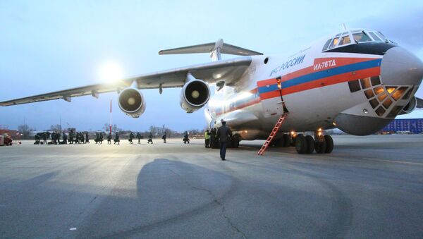 An Il-76td, used by cadets of the Emergencies Ministry's Siberian Fire Rescue Academy to render comprehensive aid to the fire-afflicted population of Khakassia - Sputnik International