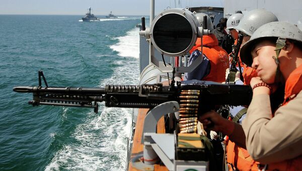 South Korean navy from Second Fleet Command soldiers participate in a drill targeting North Korean infiltration in seas off Taean on May 27, 2010. - Sputnik International
