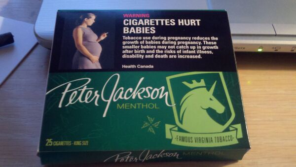 Cigarette pack with extreme warning in Toronto Canada - Sputnik International