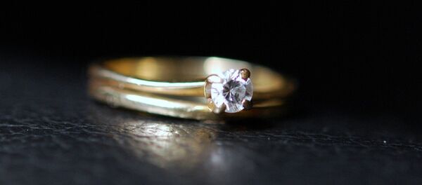 NYPD Cop Stole Dead Man’s Credit Card to Purchase a Diamond Ring NYPD Cop Stole Dead Man’s Credit Card to Purchase a Diamond Ring - Sputnik International