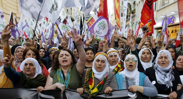 Supporters of pro-Kurdish Peoples' Democratic Party (HDP) - Sputnik International