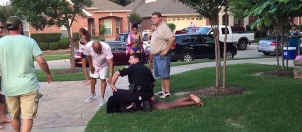 Police Officer Suspended After Pulling Gun on Unarmed Black Teens - Sputnik International
