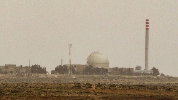 A picture taken on March 8, 2014 show a partial view of the Dimona nuclear power plant in the southern Israeli Negev desert - Sputnik International