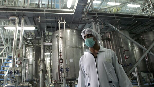An Iranian technician works at the Isfahan Uranium Conversion Facilities (UCF), 420 kms south of Tehran, 03 February 2007 - Sputnik International