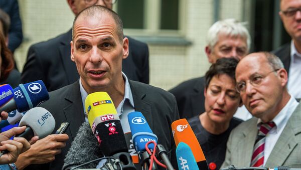 Greek Finance Minister Yanis Varoufakis gives statement after meeting with the leader of the Left party Gregor Gysi (R) in Berlin on June 8, 2015 - Sputnik International
