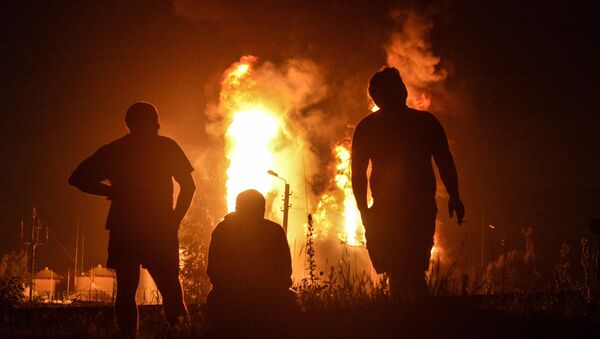 Fire at oil tank farm in Kiev Region - Sputnik International