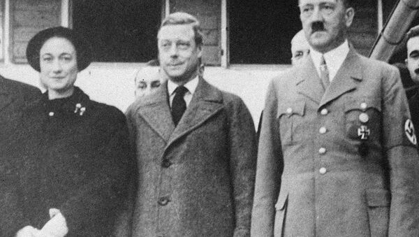 The Duke and Duchess of Windsor, left, are shown as they visited Adolf Hitler at his home in Berchtesgaden, Germany, on their tour of that country, Oct. 1937. - Sputnik International