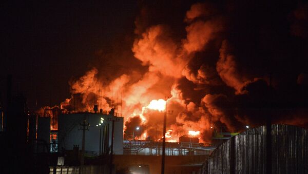 Fire on oil depot near Kiev - Sputnik International