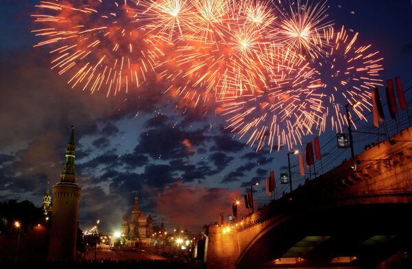 Russia Day: How Do Citizens Celebrate the New Holiday? - Sputnik International