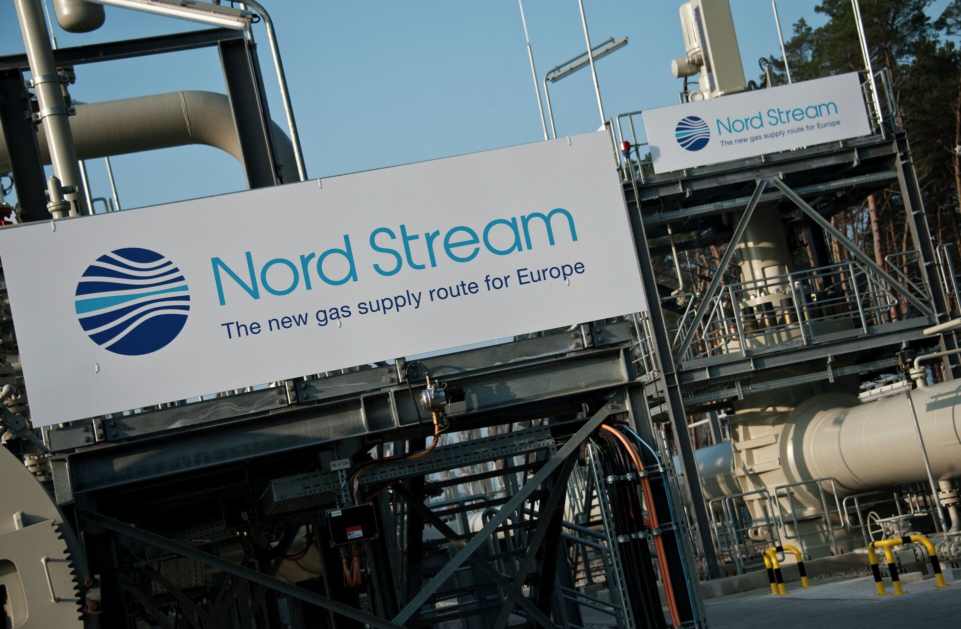 View of the Nordstream gas pipeline terminal prior to an inaugural ceremony for the first of Nord Stream's twin 1,224 kilometre gas pipeline through the baltic sea, in Lubmin November 8, 2011 - Sputnik International, 1920, 10.07.2022