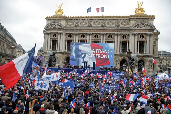 France’s far-right National Front president Marine Le Pen delivers her speech at Opera Plaza during the annual May Day march, in Paris, France, Friday, May 1, 2015 France’s far-right National Front president Marine Le Pen delivers her speech at Opera Plaza during the annual May Day march, in Paris, France, Friday, May 1, 2015 - Sputnik International