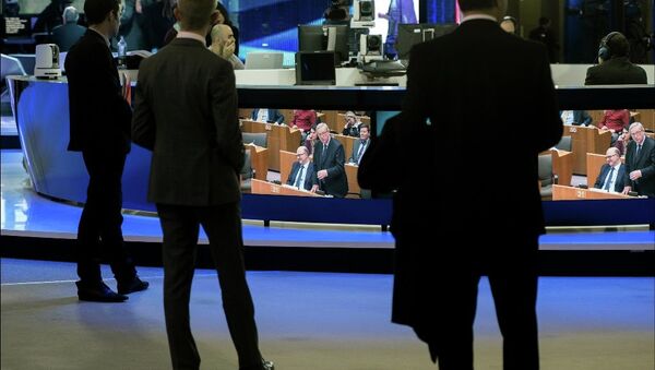 Opening: debate on tax avoidance with Jean Claude Juncker and Pierre Moscovici - Sputnik International
