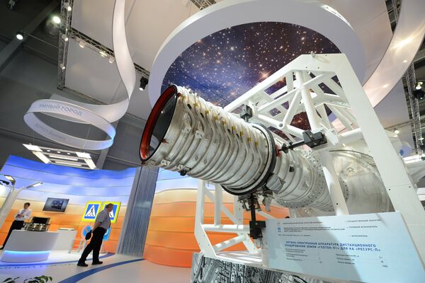 Geoton L1 optical electronic equipment for remote probing of the Earth by the Resurs-P space probe Geoton L1 optical electronic equipment for remote probing of the Earth by the Resurs-P space probe - Sputnik International