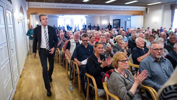 Leader of the Danish People's Party (DPP), Kristian Thulesen Dahl arrivesfor an event as part of his election campaign, in Toender, southern Denmark, on June 9, 2015 - Sputnik International