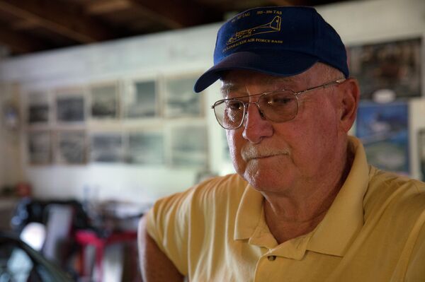Retired Air Force reserve tech Sgt. Ed Kienle, 73, pauses during an interview. - Sputnik International