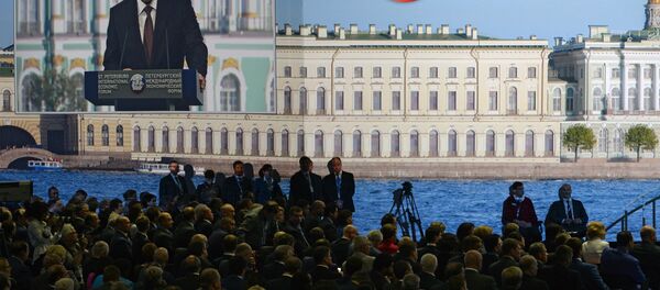 Vladimir Putin attends St. Petersburg International Economic Forum - Sputnik International
