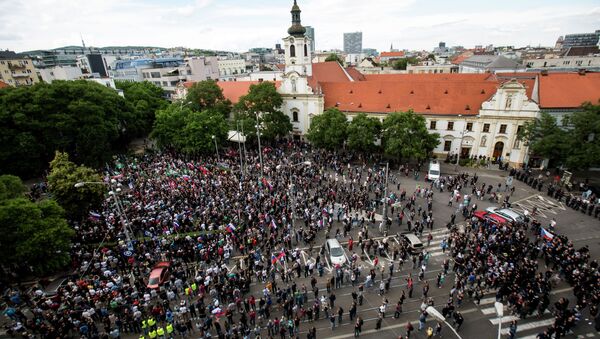 Participants gather during an anti-immigration rally organised by an initiative called Stop Islamisation of Europe and backed by the far-right People's Party-Our Slovakia in Bratislava, Slovakia - Sputnik International