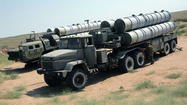 An S-300 surface-to-air missile system - Sputnik International