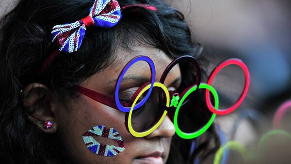 A spectator at the closing ceremony of the 30th Summer Olympic Games in London's Olympic Stadium. - Sputnik International