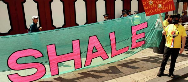 Anti-fracking protesters demonstrate outside County Hall in Preston, Britain June 23, 2015 Anti-fracking protesters demonstrate outside County Hall in Preston, Britain June 23, 2015 - Sputnik International