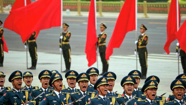 Members of a Chinese honor guard march in formation. - Sputnik International