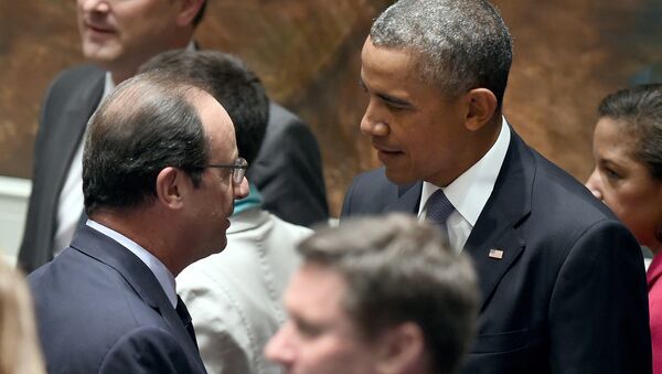 US President Barack Obama speaks with French President Francois Hollande at special meeting of the UN security council during the 69th Session of the UN General Assembly on September 24, 2014 in New York - Sputnik International