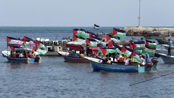 Israel expanded the fishing areas for Gazans from six to nine nautical miles Sunday. - Sputnik International