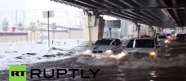 Russia: Sochi's drivers tackle the floods - Sputnik International