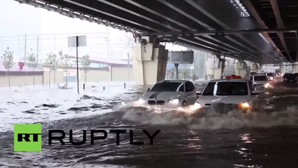 Russia: Sochi's drivers tackle the floods - Sputnik International