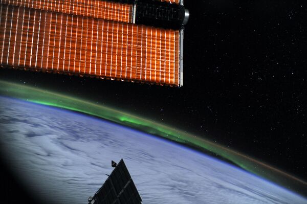 Aurora: a Sun-Kissed Earth Spectacle - Sputnik International