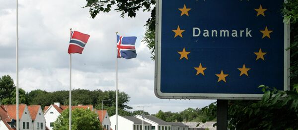 A car crosses the German-Danish border at Krusaa, Denmark (Foto vom 24.06.11) A car crosses the German-Danish border at Krusaa, Denmark (Foto vom 24.06.11) - Sputnik International