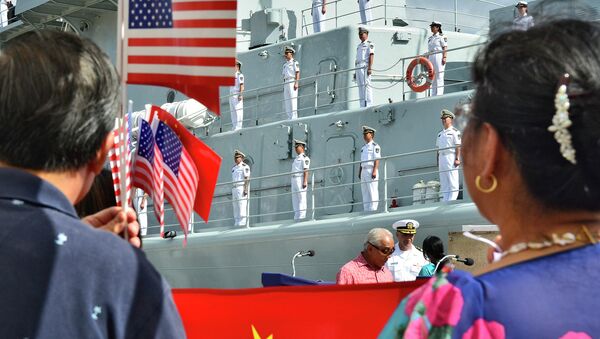 PEARL HARBOR (Sept. 6, 2013) Members of the Chinese community in Hawaii greet visiting sailors of the Chinese People's Liberation Army-Navy upon their arrival to Joint Base Pearl Harbor-Hickam - Sputnik International