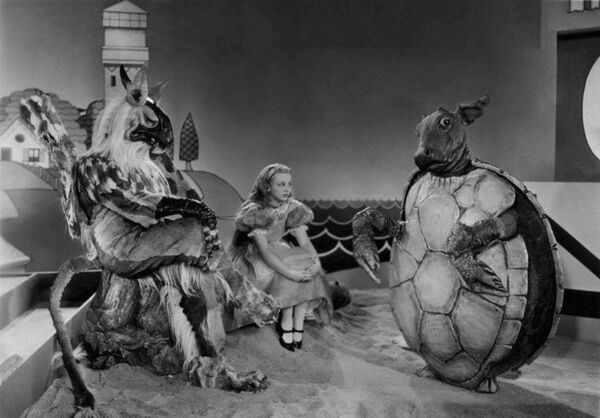 Alice's Adventures in Wonderland Began 150 Years Ago - Sputnik International