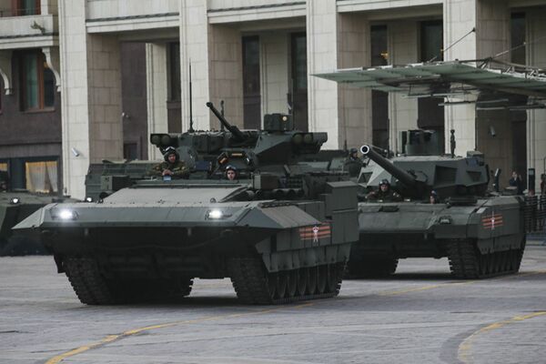 The T-15 heavy infantry combat vehicle and the T-14 tank, both based on the Armata Universal Combat Platform - Sputnik International