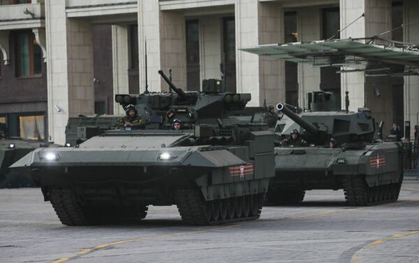 T-15 infantry combat vehicle and T-14 tank with the Armata Universal Combat Platform - Sputnik International