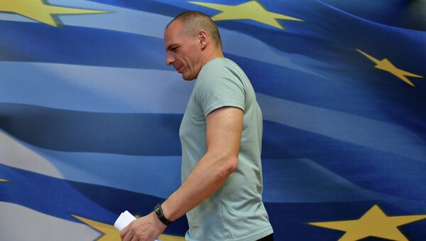 Greek Finance Minister Yanis Varoufakis arrives for his press conference in Athens on July 5, 2015, after early results showed those who rejected further austerity measures in a Greek crucial bailout referendum were poised to win - Sputnik International