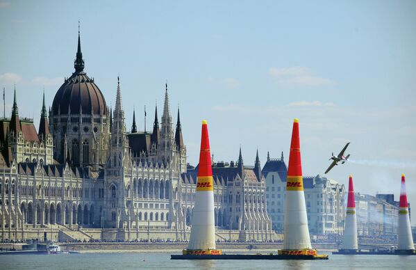 Dancing Through the Sky: Best Moments of Red Bull Air Race in Budapest - Sputnik International